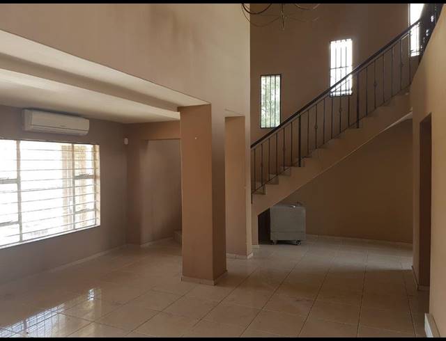 996M² WAREHOUSE TO LET IN KYA SANDS